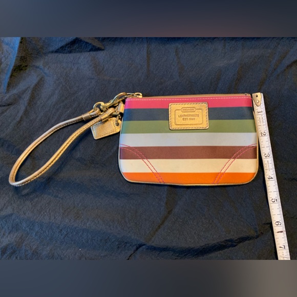 Coach mini Wristlet - Picture 2 of 7
